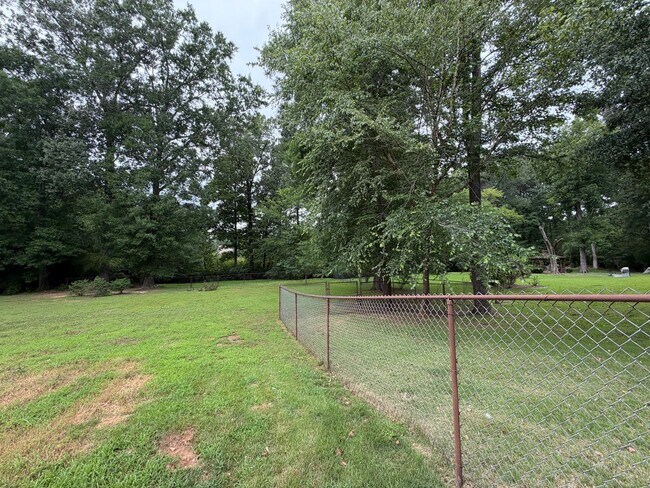 Building Photo - Executive Rental in West Rome $2,595