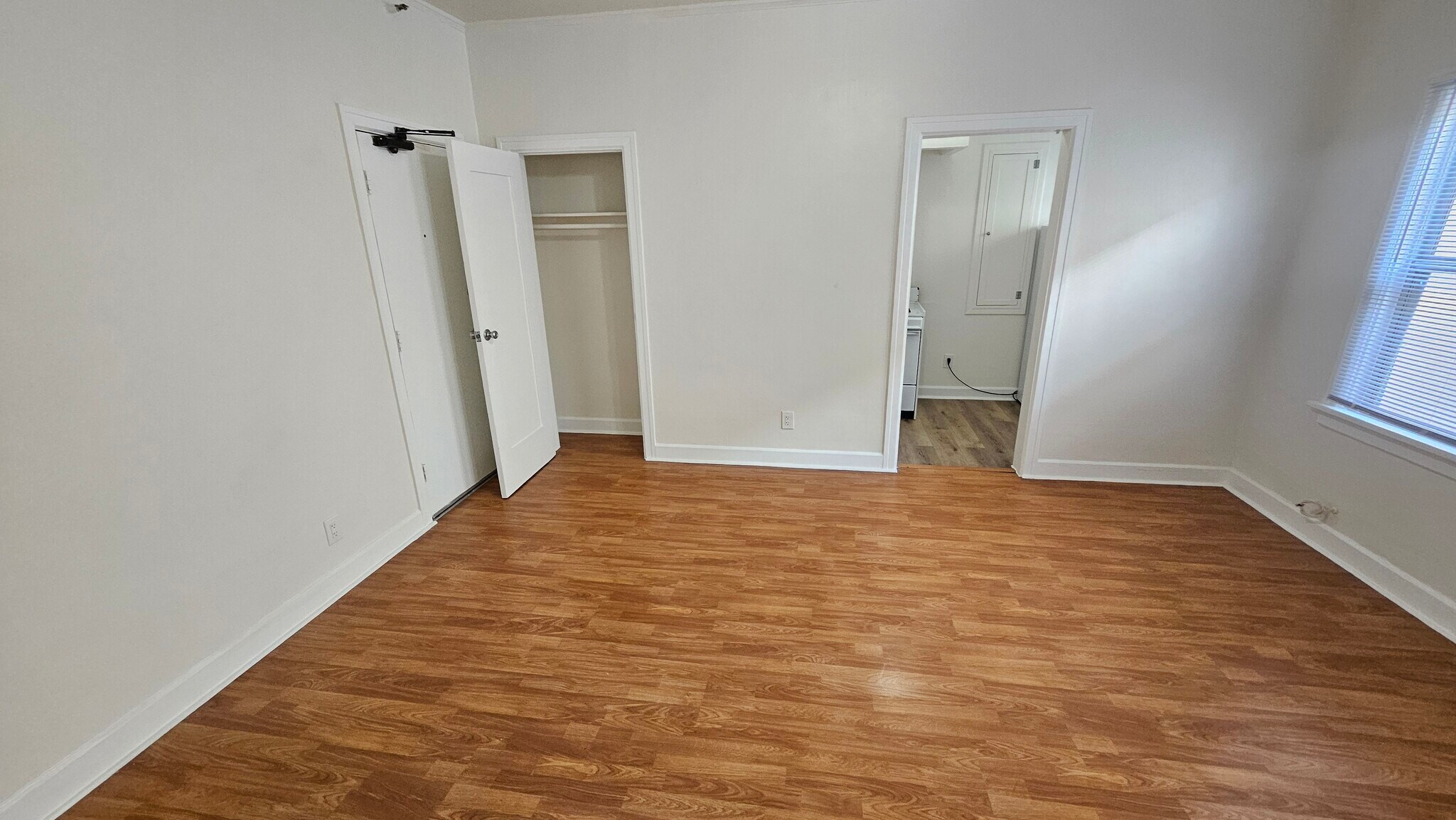 Building Photo - 727 S Coronado St