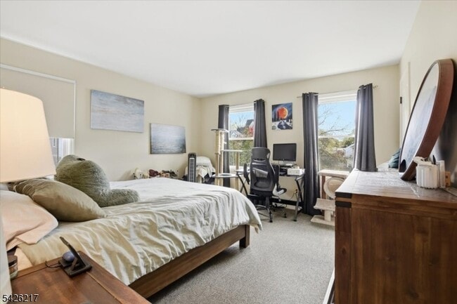 Building Photo - 23 Doremus St