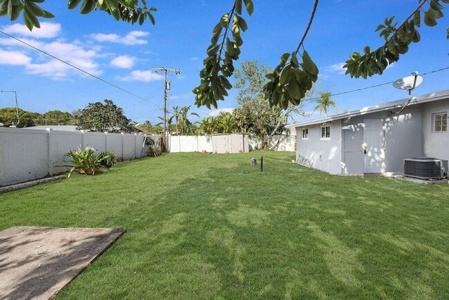 Building Photo - 710 Cayuga St