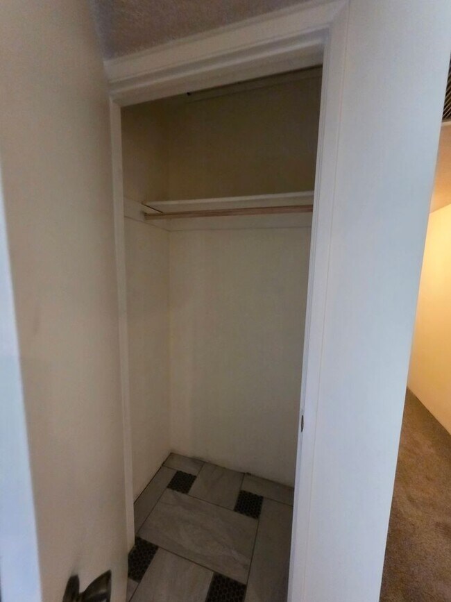 Building Photo - 3824 Christmas Tree Ln