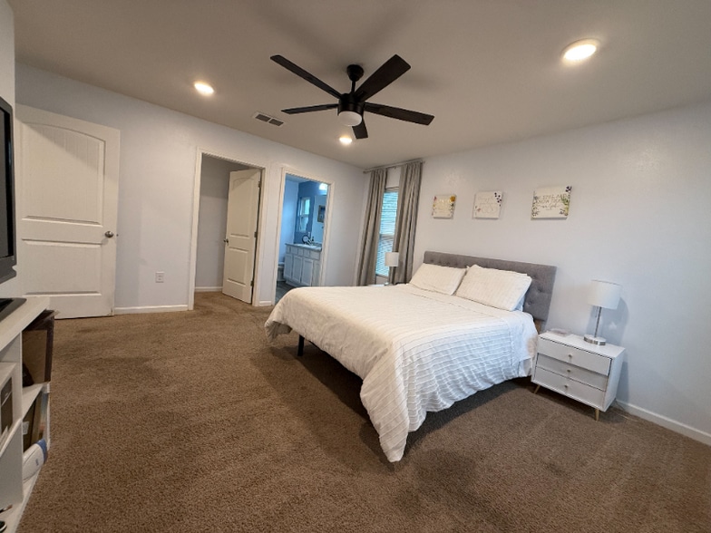 Building Photo - 831 Moorhen Wy