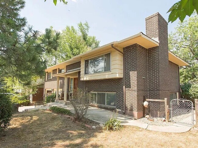 Building Photo - 766 Mohawk Dr