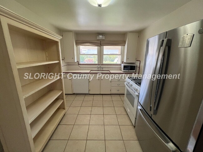 Building Photo - AVAILABLE OCTOBER- Charming Shell Beach Home - 2 Bed / 1 Bath