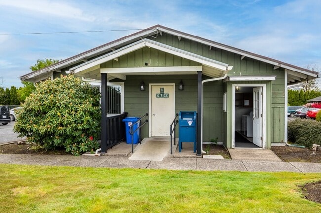 Building Photo - 804 Chestnut Dr