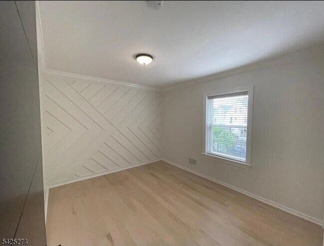 Building Photo - 40 Grant St