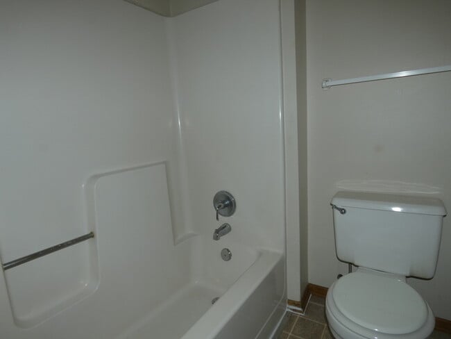Building Photo - Beautiful Updated TownHome in Park Hill Sc...