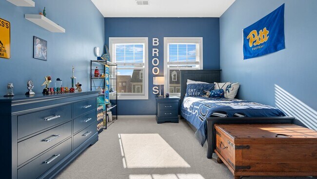 Building Photo - 337 Osona Ln