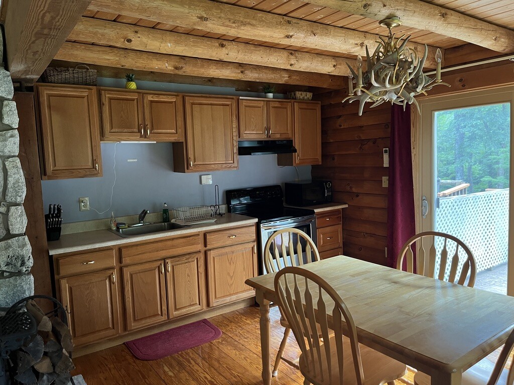 Kitchen - 137 Marshall St