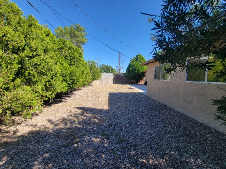 Building Photo - 3947 E Drexel Rd