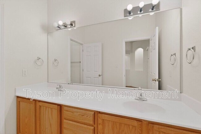 Building Photo - 1840 Bold Ruler St