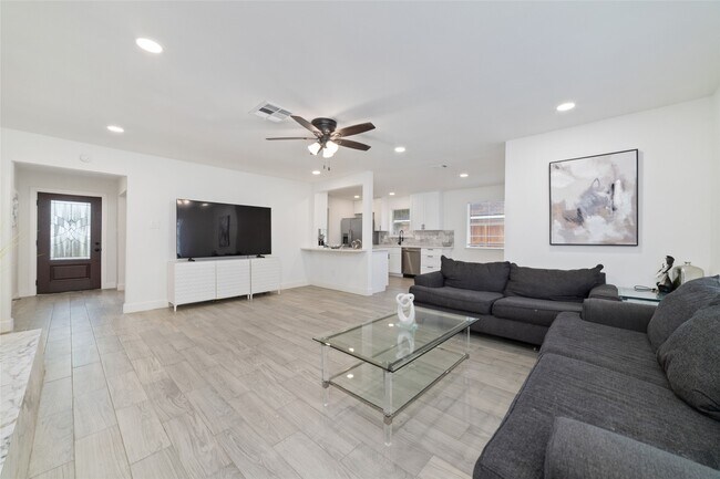 Building Photo - 25402 Hickory Valley Ln