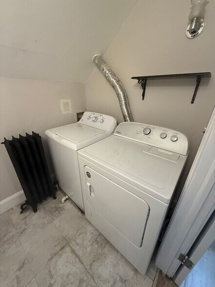 Building Photo - 812 Edgewood Ave