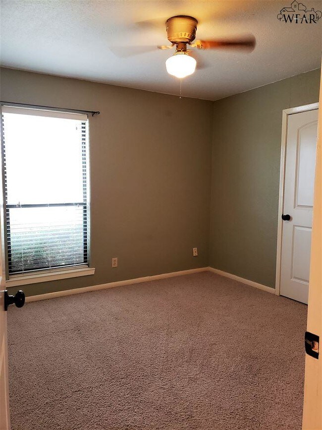 Building Photo - 5011 Sand Beach Rd