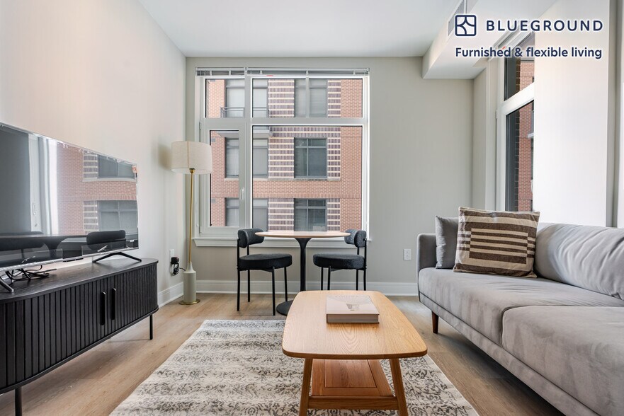 Building Photo - 4924 St Elmo Ave