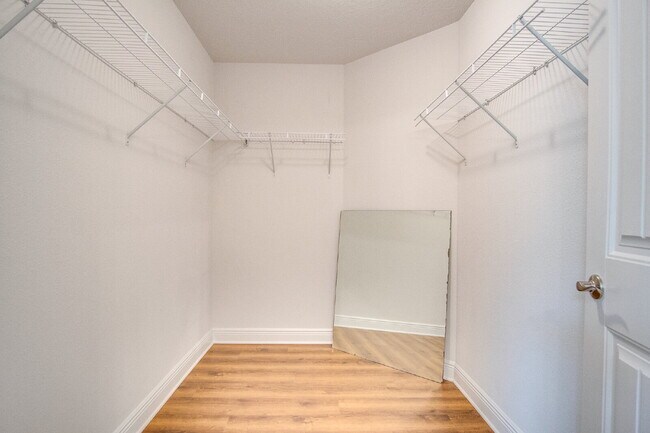 Building Photo - Spacious 4-Bedroom Home in Milton Near I-1...