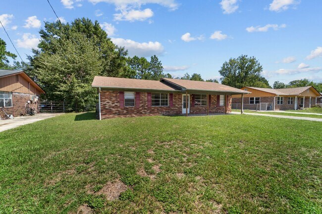 Building Photo - 234 Deerwood Dr
