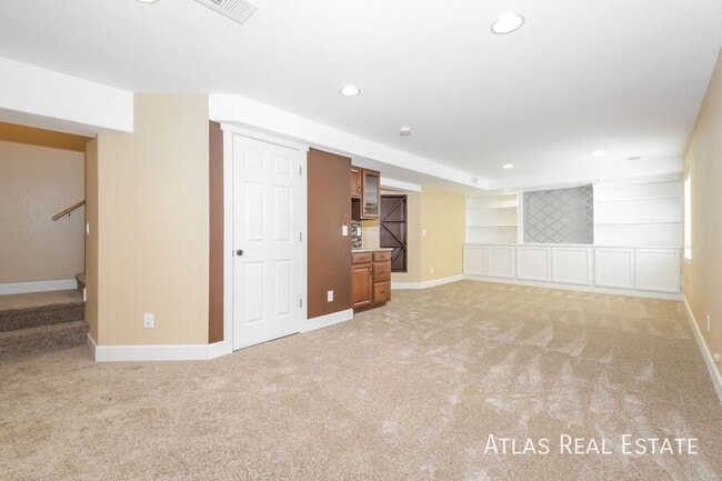 Building Photo - 2815 Canby Way