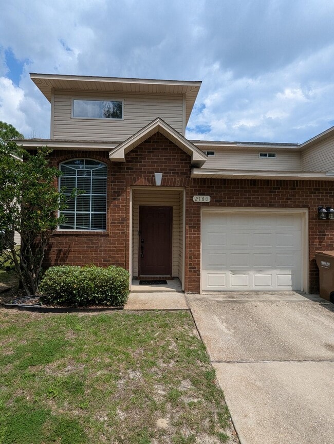 Primary Photo - 2160 Hadleigh Hills Ct