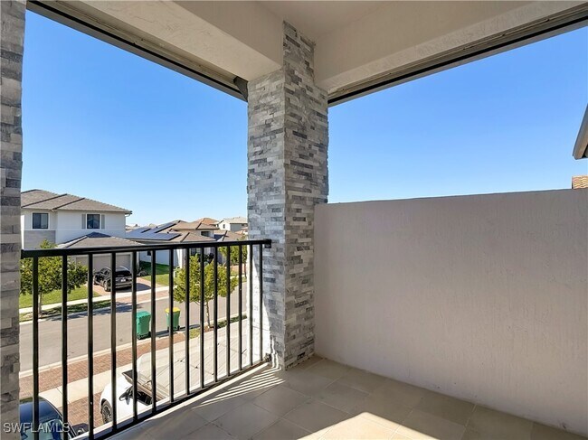 Building Photo - 5046 Panella Ave