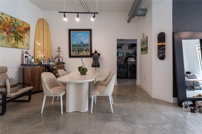 Building Photo - 2001 Biscayne Blvd