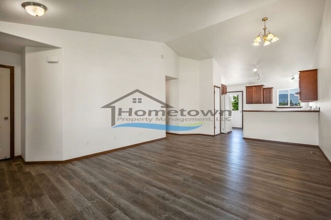 Building Photo - Beautiful Modern Home with 3 Bedrooms and ...