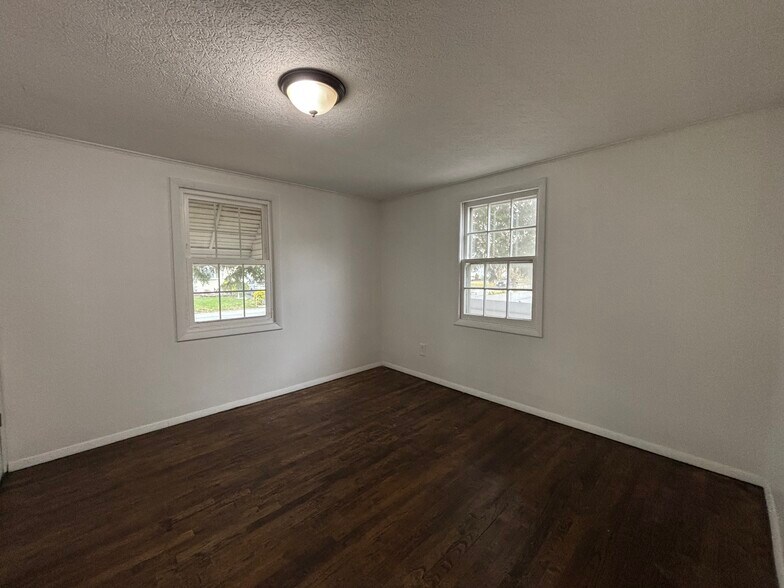 Building Photo - 1103 Stone St