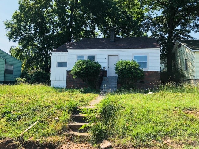 Building Photo - 1013 Valley Rd Pl