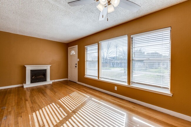 Building Photo - WILSHIRE VILLAGE 3-BEDROOM