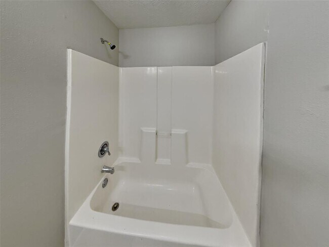 Building Photo - 16179 Summer Breeze Ct