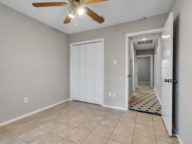 Building Photo - 10314 Staghill Dr