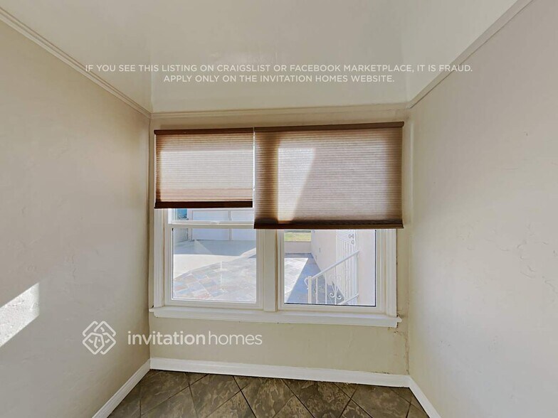 Building Photo - 1852 W 78th St