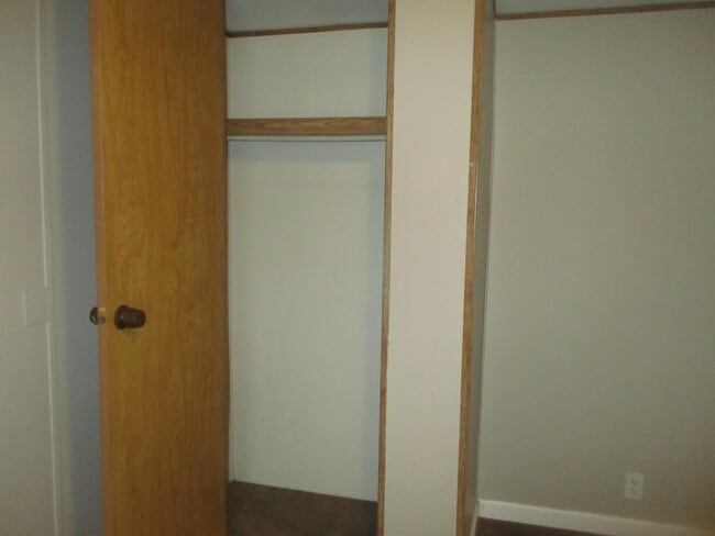 Building Photo - 511 Kayla St