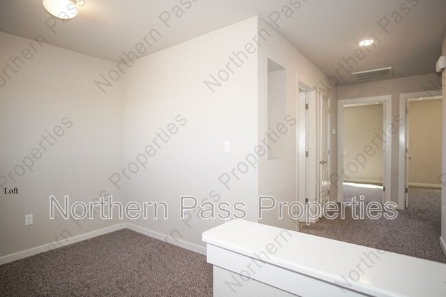 Building Photo - 10161 Red Vly