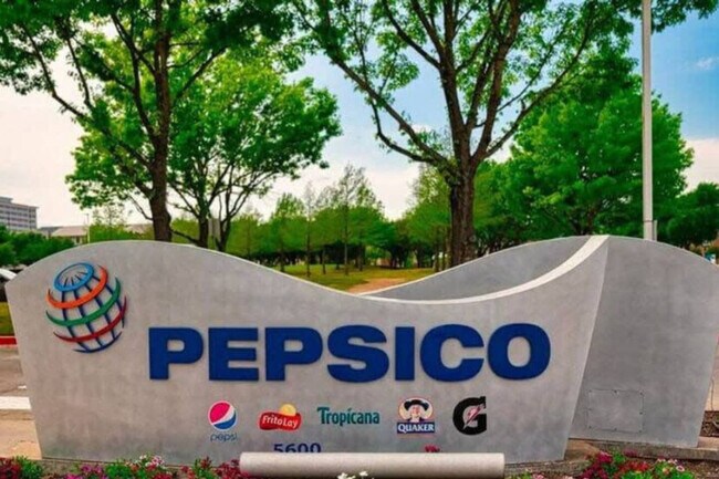 Building Photo - 5445 Town and Country Blvd