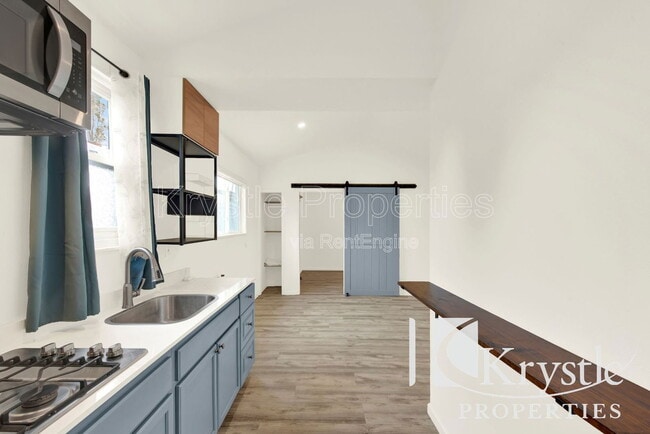 Building Photo - 215 Central Ave