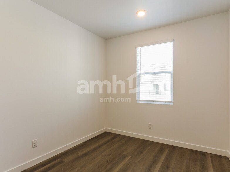 Building Photo - 12279 Thunder Creek Pky