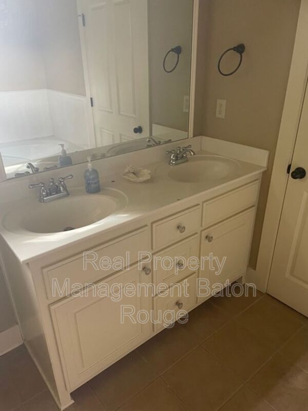 Building Photo - 15155 LA-44