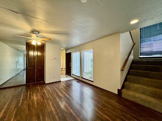 Building Photo - 1824 Windhill Ave