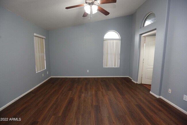 Building Photo - 11217 W Edgemont Ave