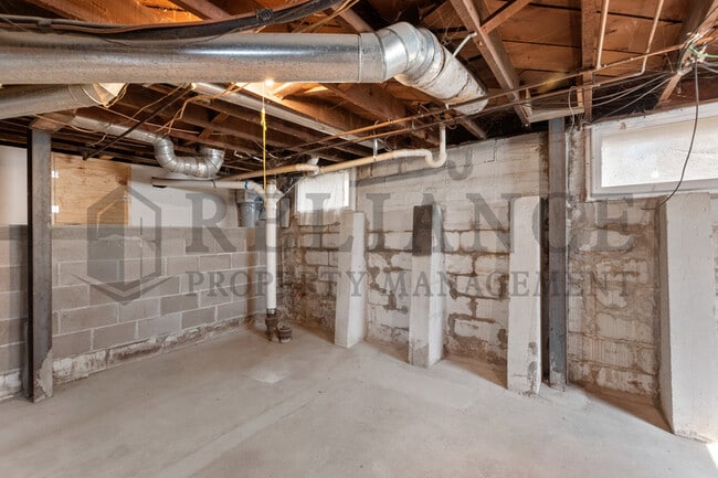 Building Photo - 152 S Estelle St