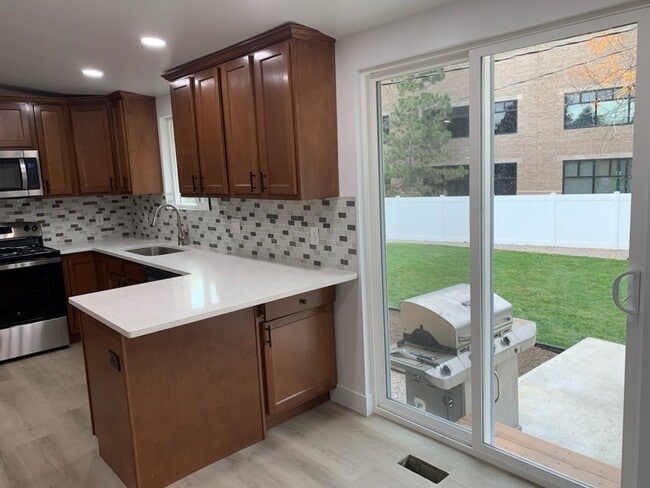 Building Photo - Cozy 4 bedroom 2 bath home in Woods Cross