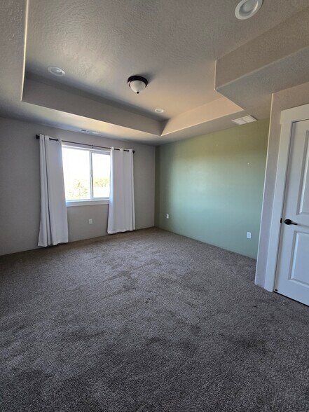 Master Bedroom - 983 Stonewater Dr