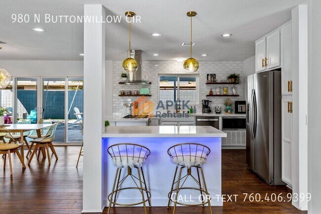 Building Photo - 980 N Buttonwillow Cir