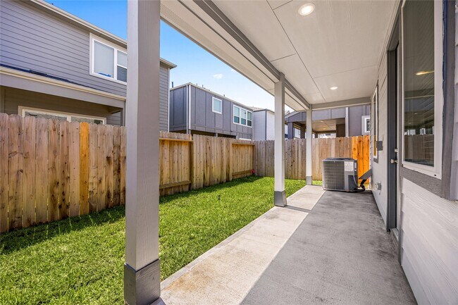 Building Photo - 10015 Rustic Charm St