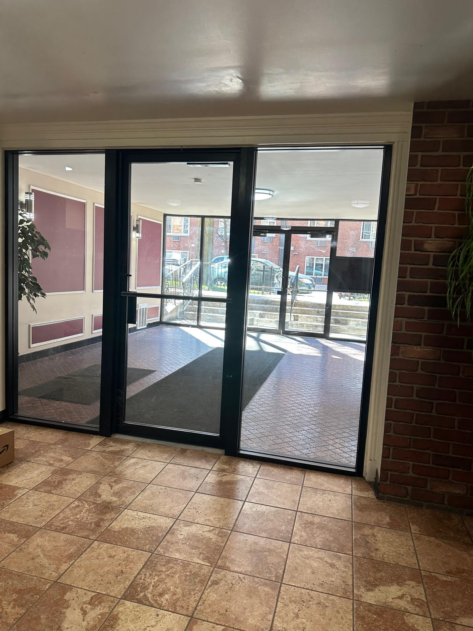 Building Photo - 3825 N Pine Grove Ave