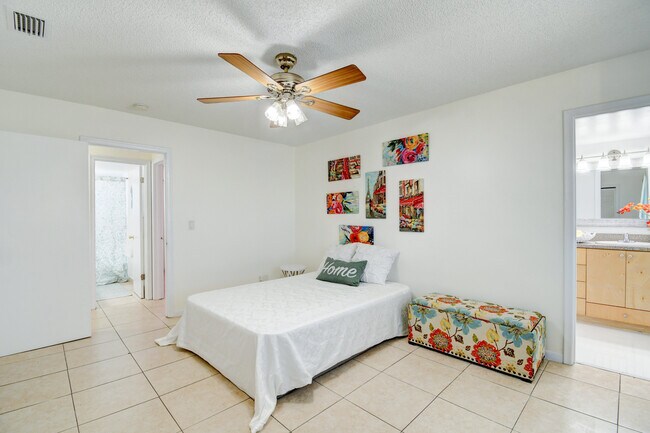 Building Photo - 420 NE 17th Ave