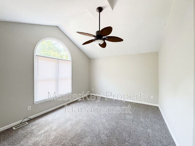 Building Photo - 2816 Isabella Dr