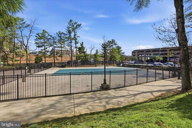 Building Photo - 301 N Beauregard St