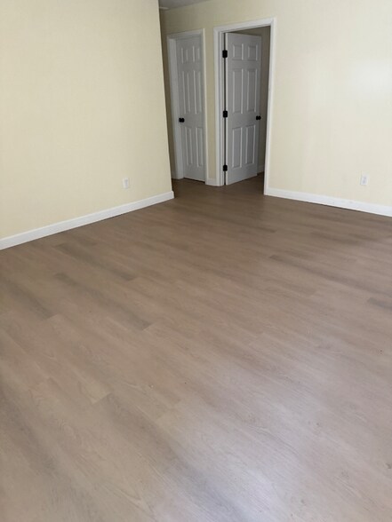 Building Photo - 4127 Grove Pl